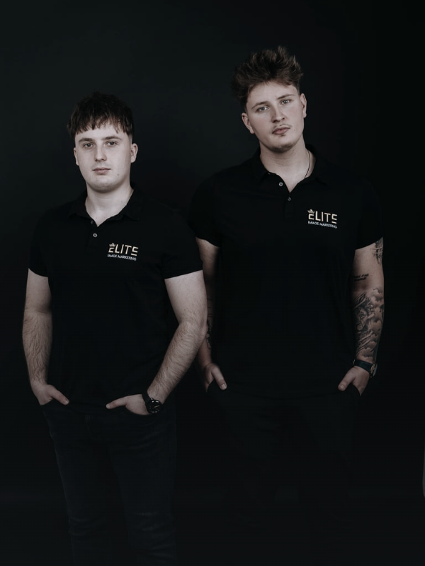 Az Elite Image Marketing csapata munka közben
